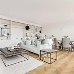 Bright & Spacious 4-Bed Flat In London